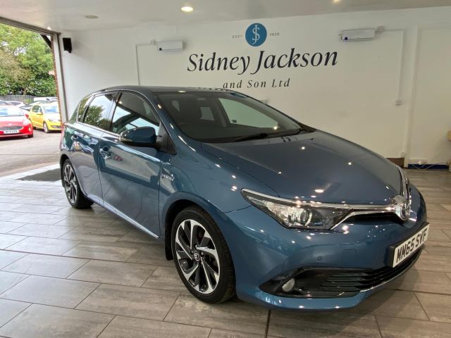 2016 (65) Toyota Auris 1.8 VVT-h Design Hatchback 5dr Petrol Hybrid CVT Euro 6 (s/s) (136 ps)